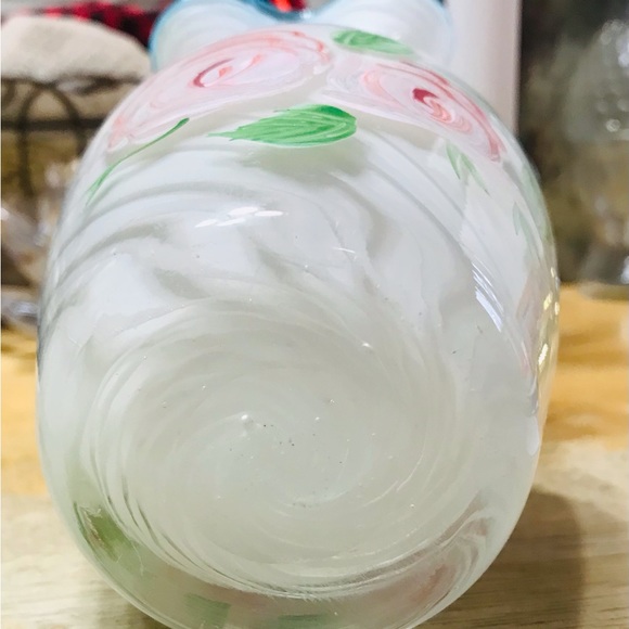 Vintage Fenton art glass Rose ruffle vase. - Picture 4 of 5